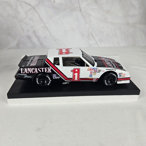 Davey Allison #1 1:24 Scale Stock Car Limited Edition Adult Collectible Sponsors - Picture 2 of 15